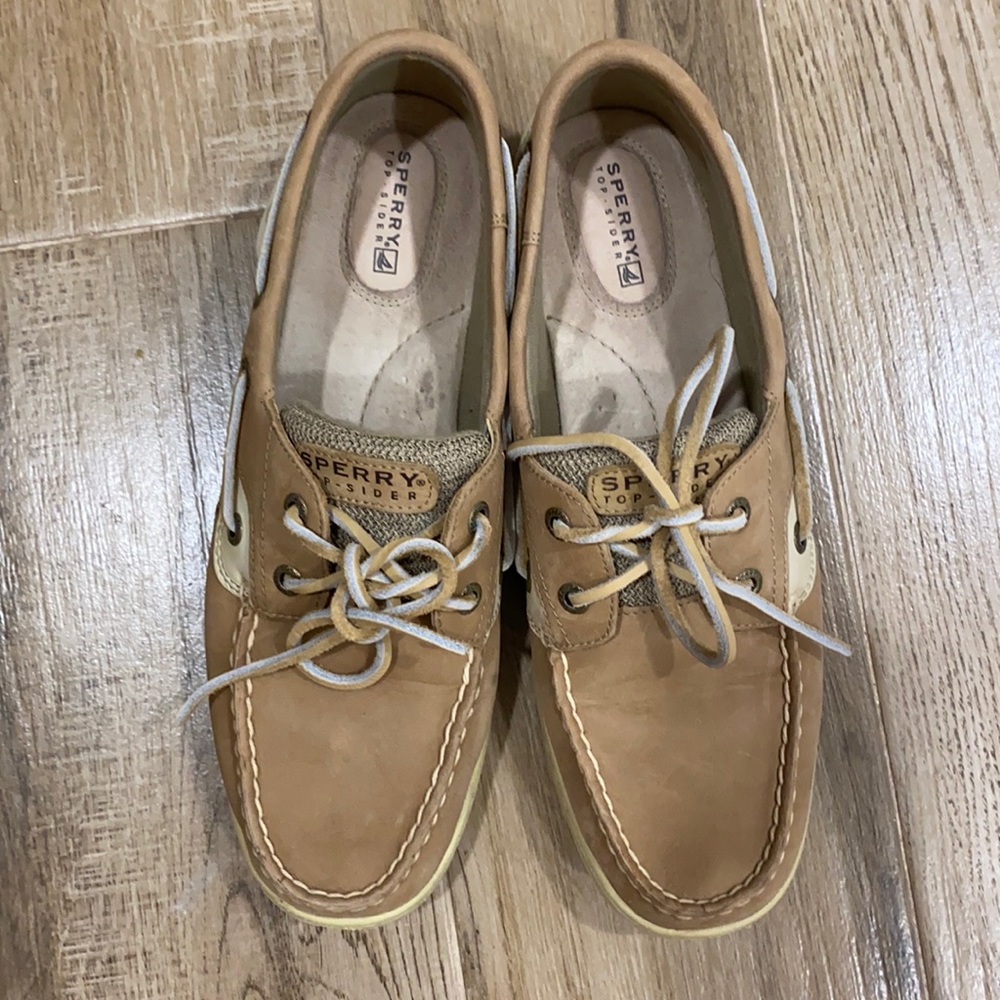 NEW Women’s 9.5 sperry topsiders